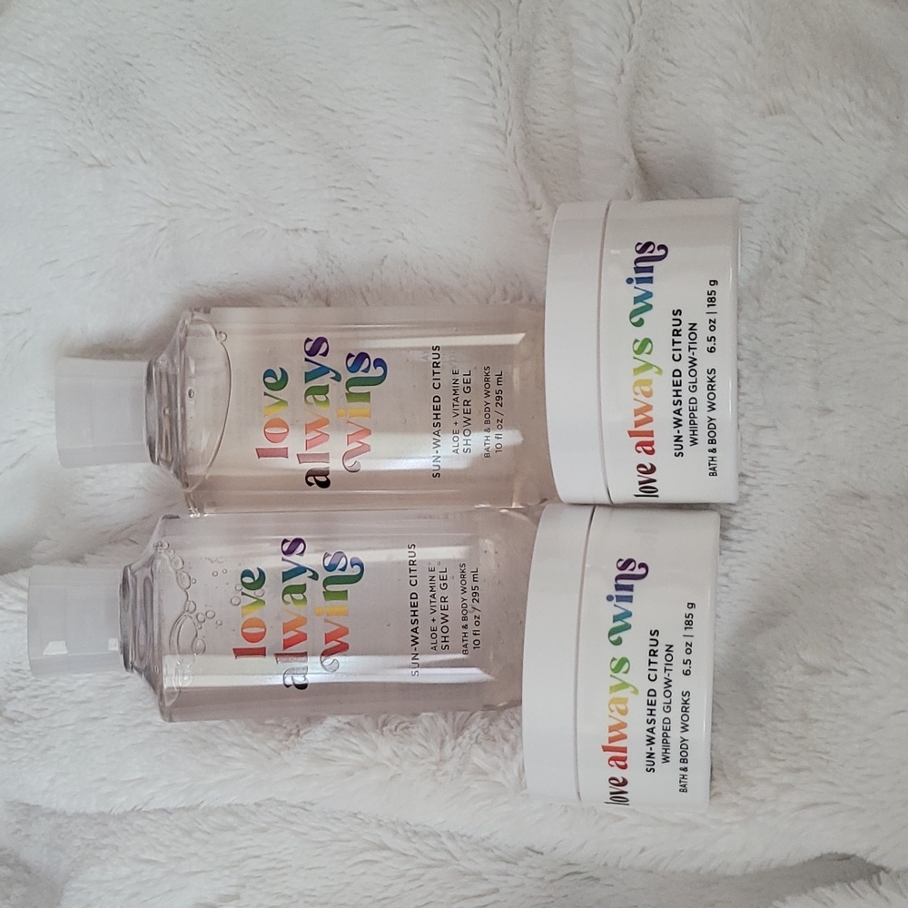 2 Body Wash and 2 Glow-tion Body Butter